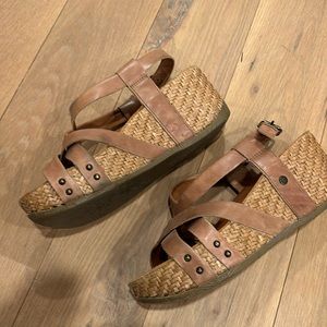 Bussola leather wedges tan 9.5
